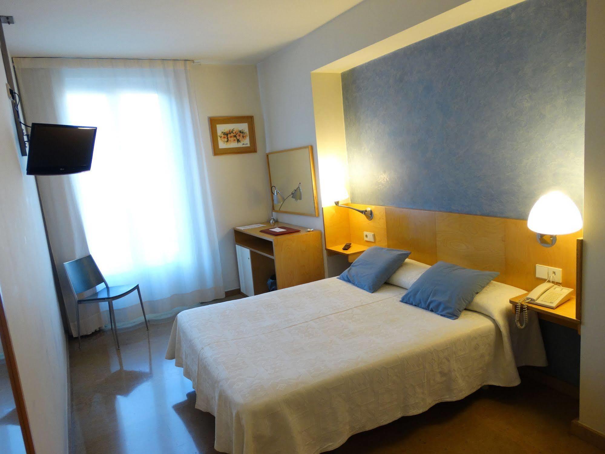 Hotel Rambla Figueres Ngoại thất bức ảnh