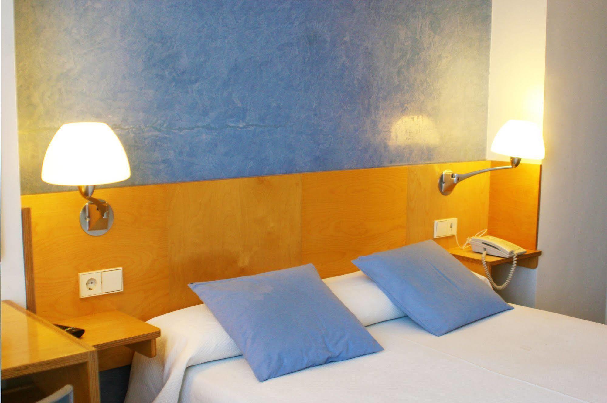 Hotel Rambla Figueres Ngoại thất bức ảnh