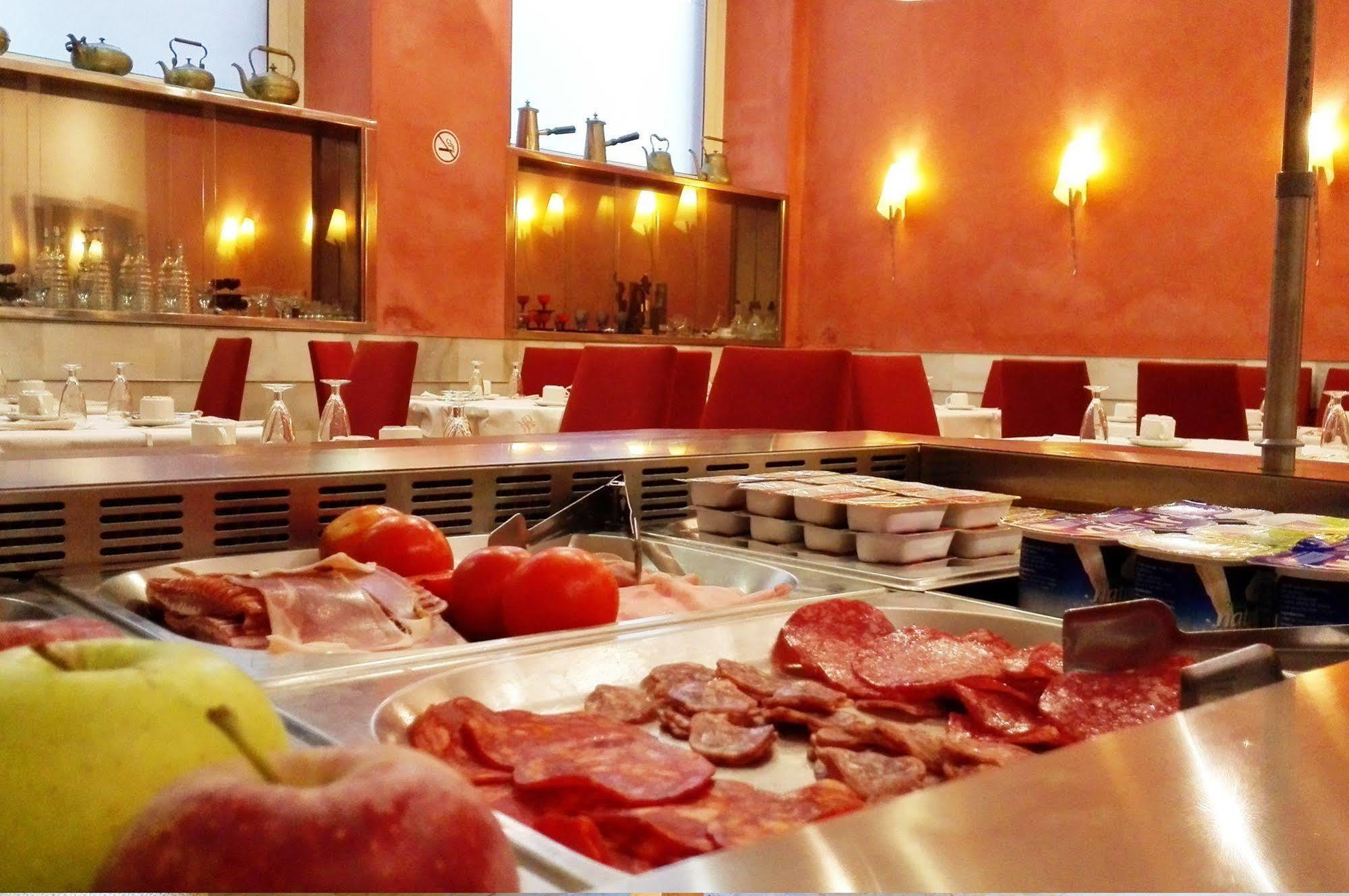 Hotel Rambla Figueres Ngoại thất bức ảnh